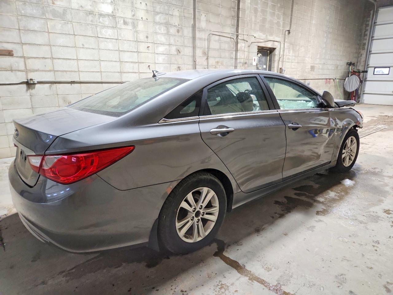 2013 Hyundai Sonata Gls - Image 3