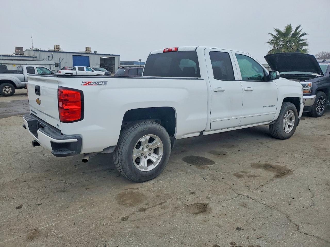 2017 Chevrolet Silverado K1500 Lt - Фото 3