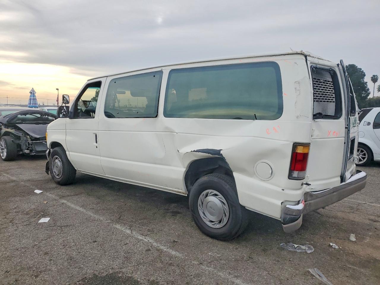 1993 Ford E150 Utility / Service Van - Фото 2