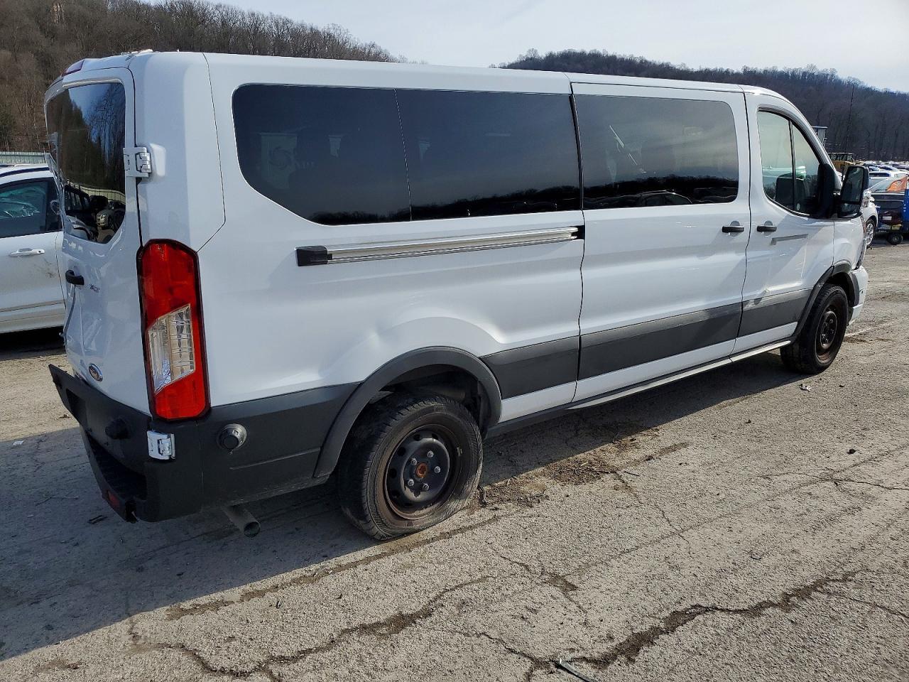 2024 Ford Transit T-350 Passenger Van - Фото 3