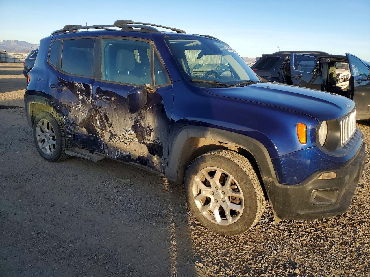 2018 Jeep Renegade Latitude - Image 4
