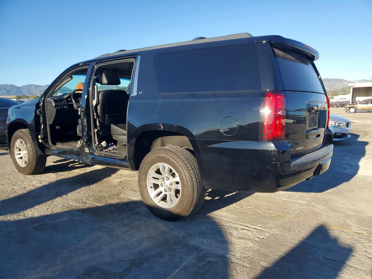 2019 Chevrolet Suburban C1500 Lt - Image 2