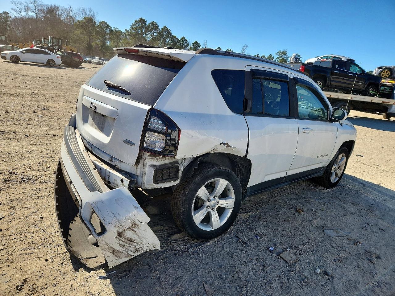 2016 Jeep Compass Latitude - Image 3