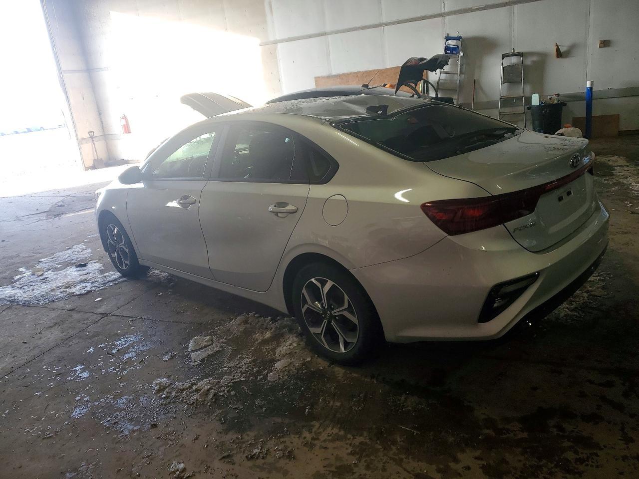 2021 Kia Forte Fe - Фото 2