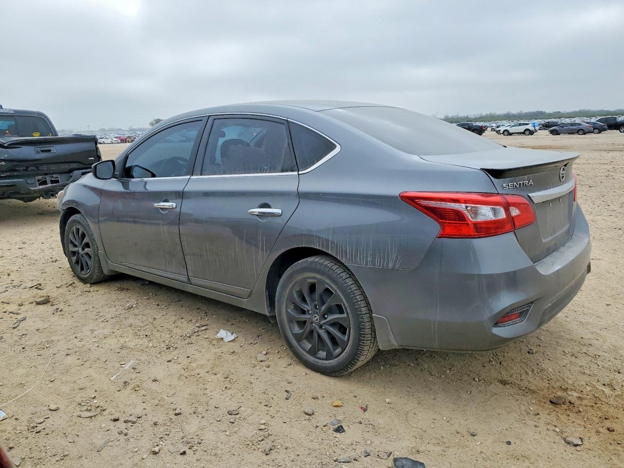 2018 Nissan Sentra S - Фото 2
