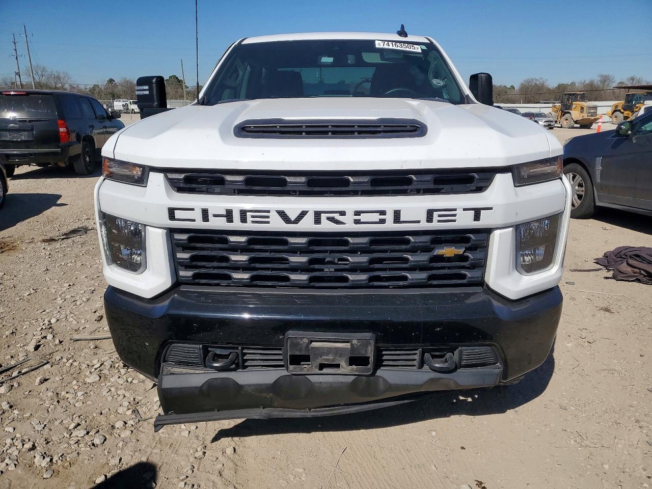 2022 Chevrolet Silverado K2500 Custom - Image 5