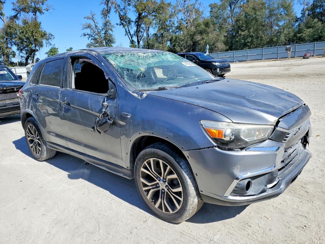 2017 Mitsubishi Outlander Sport Es - Image 4