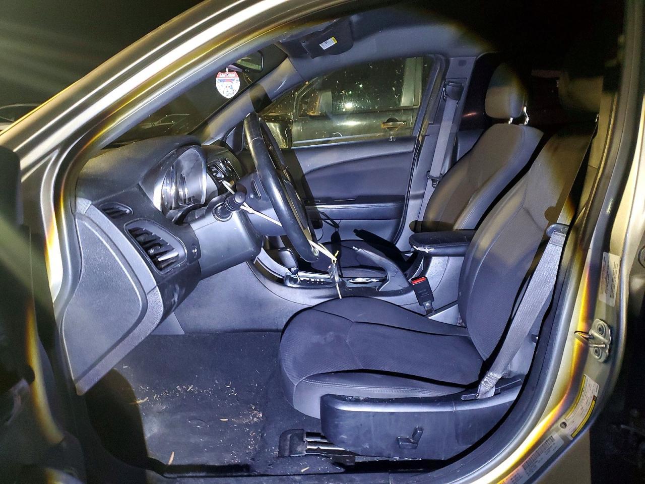 2013 Chrysler 200 Touring - Image 7