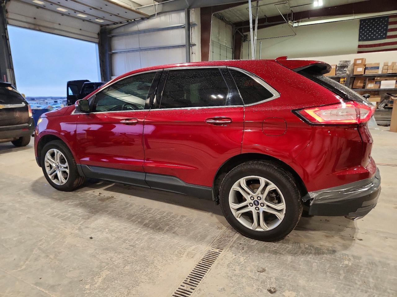 2018 Ford Edge Titanium - Image 2