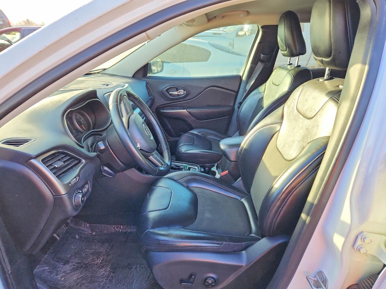 2019 Jeep Cherokee Latitude Plus - Image 7