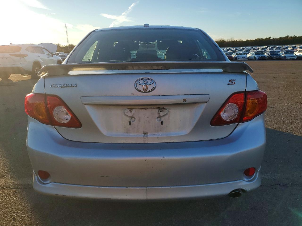 2010 Toyota Corolla - Фото 6