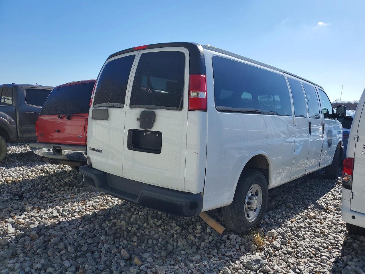 2019 Chevrolet Express G3500 Ls - Фото 3