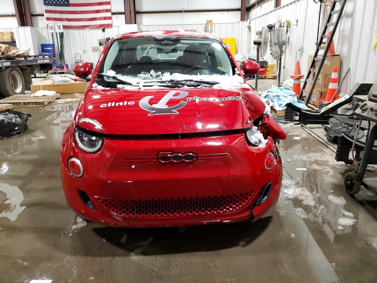 2024 Fiat 500 E Red - Фото 5