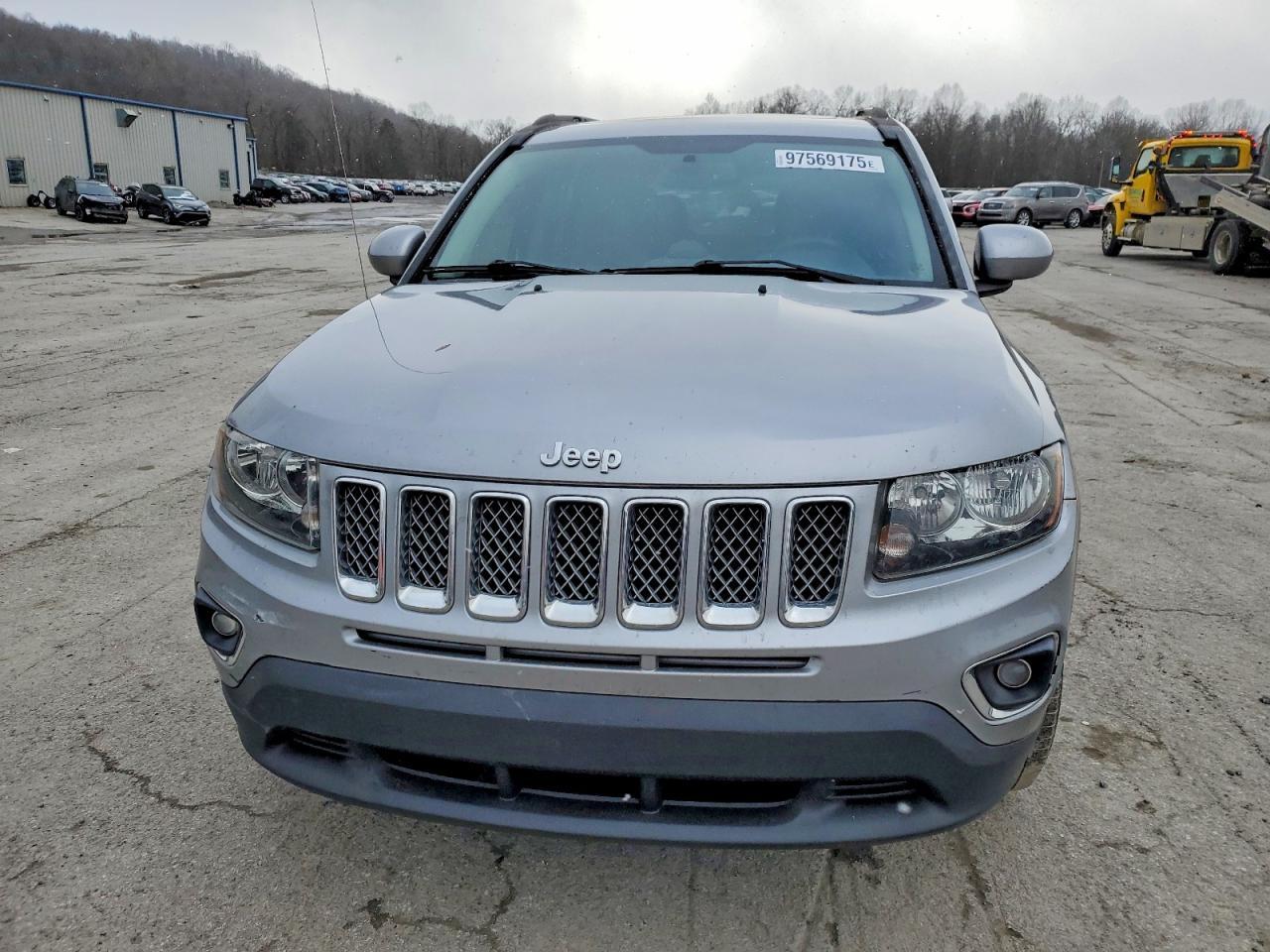 2017 Jeep Compass Latitude - Image 5