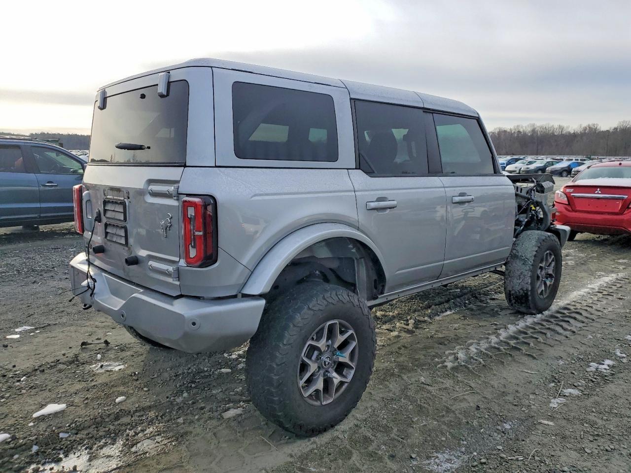 2022 Ford Bronco Base - Фото 3
