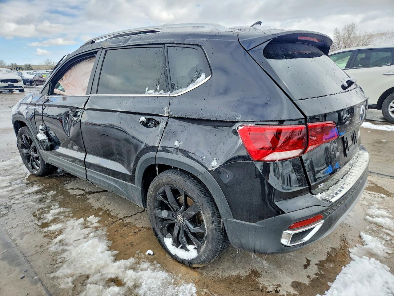 2023 Volkswagen Taos Se - Image 2