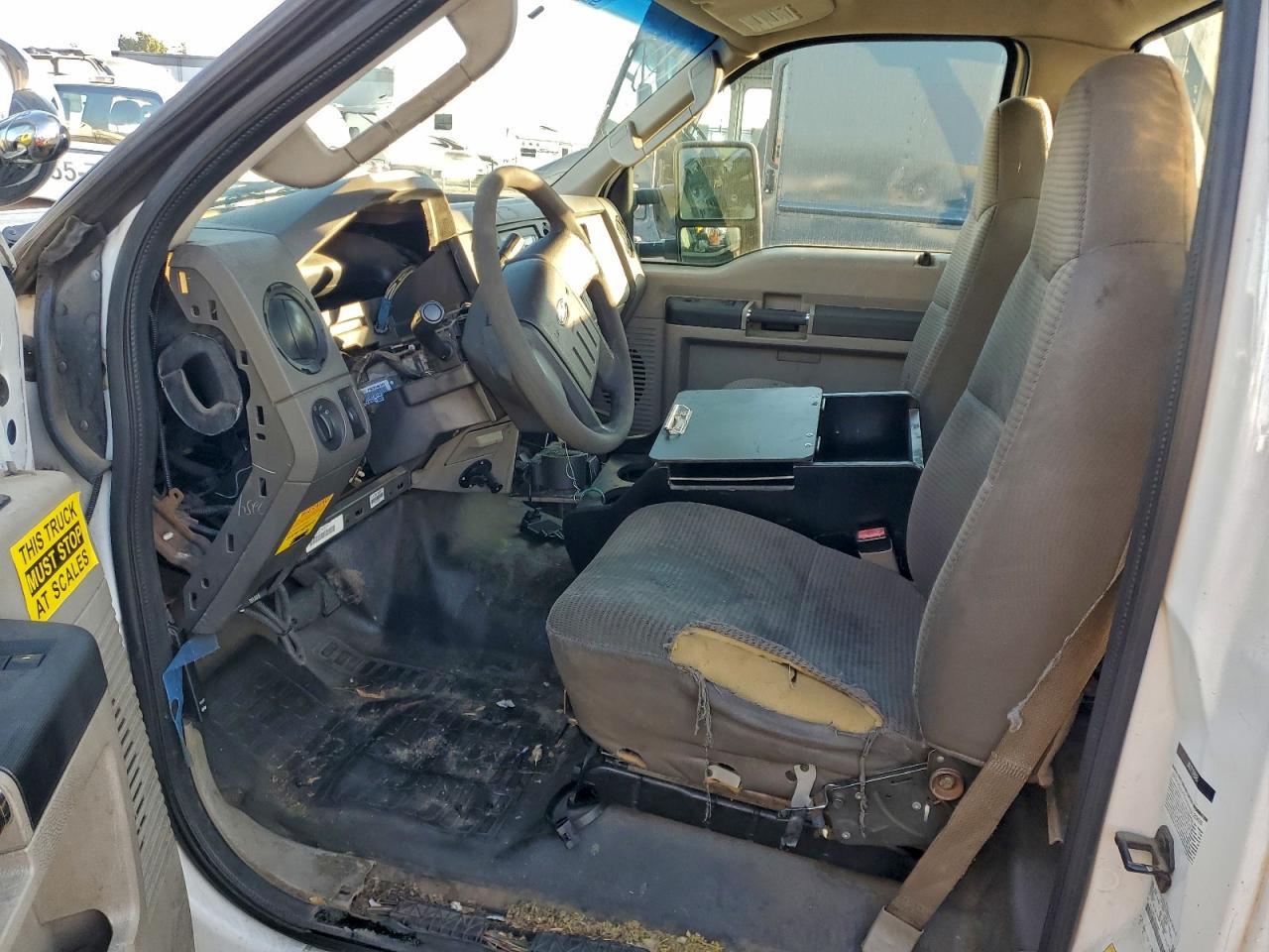 2008 Ford F450 Super Duty - Image 7