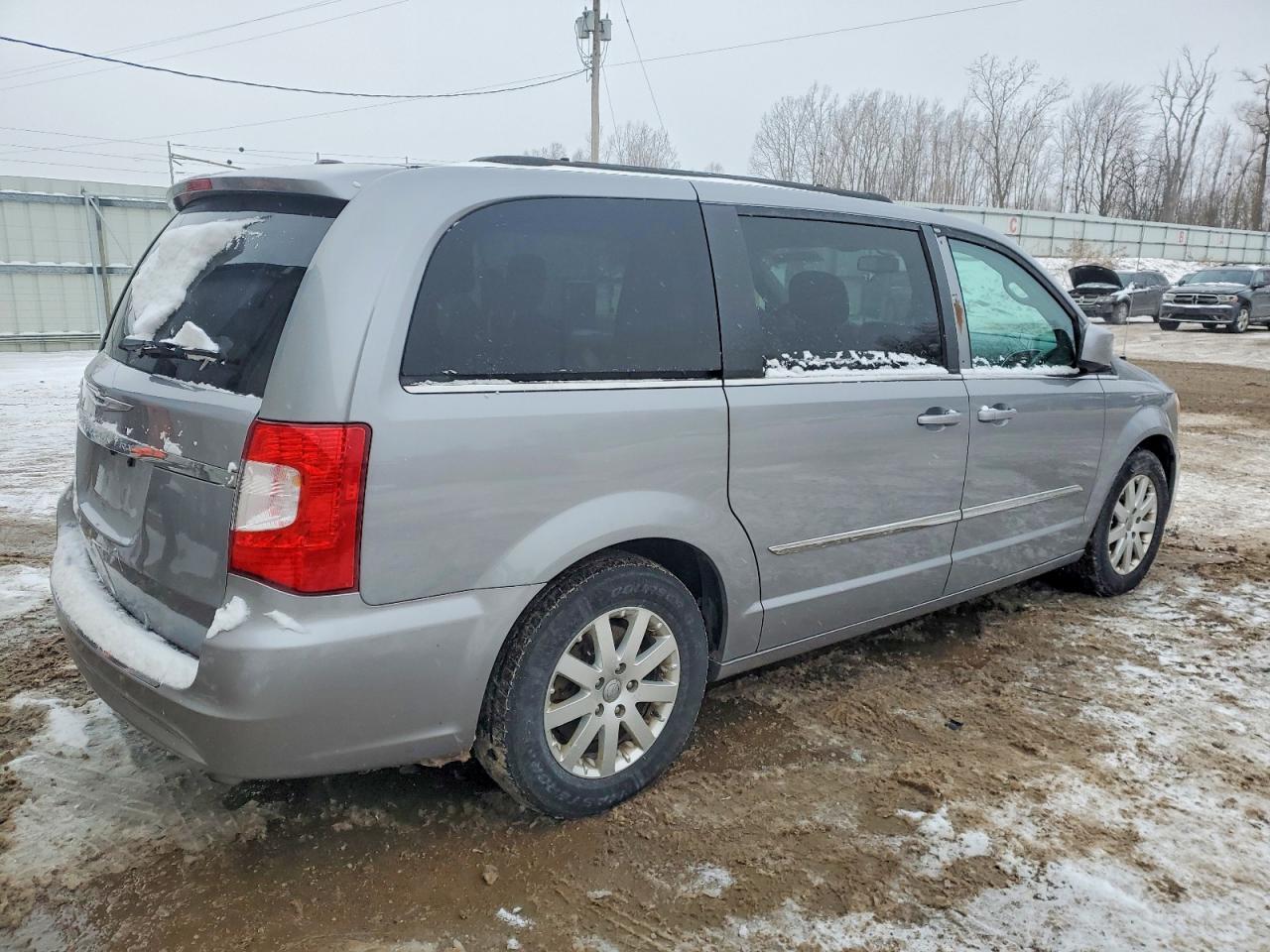 2014 Chrysler Town & Country Touring - Фото 3
