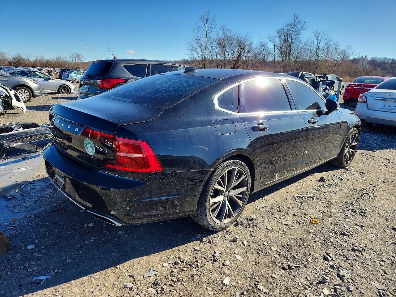 2018 Volvo S90 T6 Momentum - Фото 3