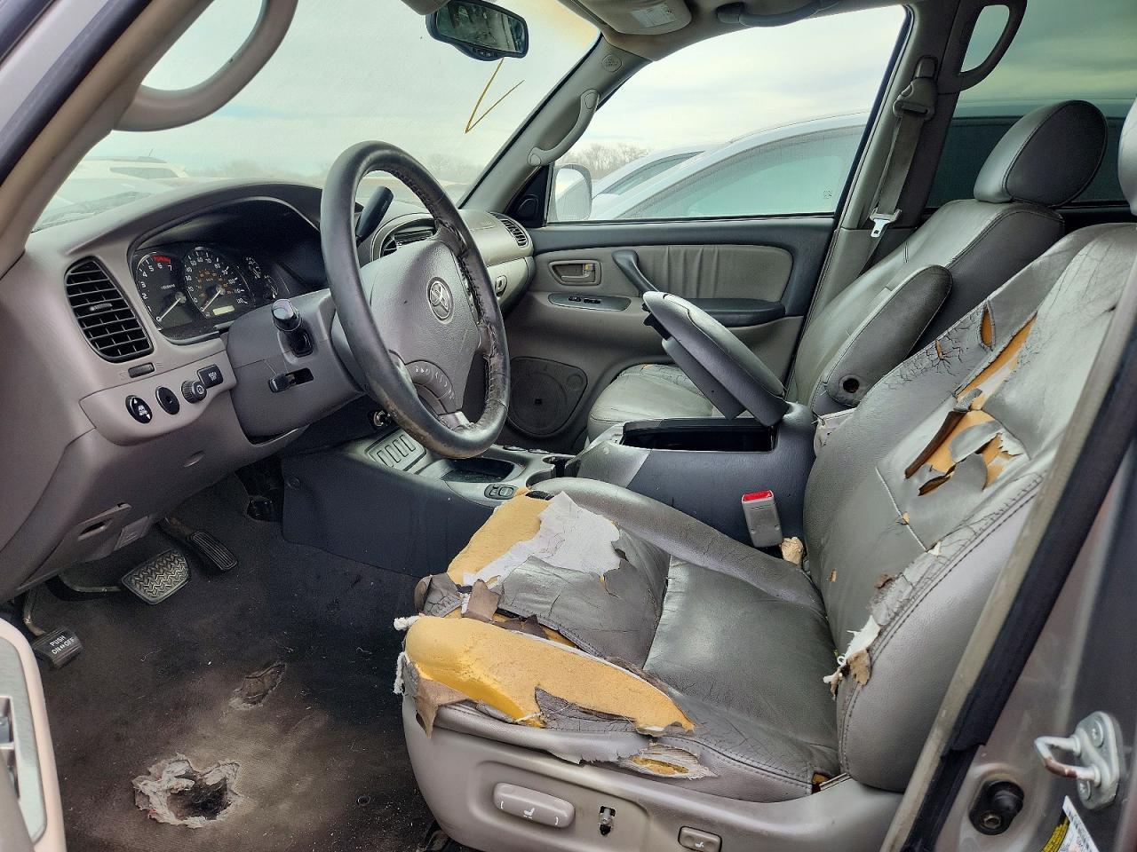 2005 Toyota Sequoia - Фото 7