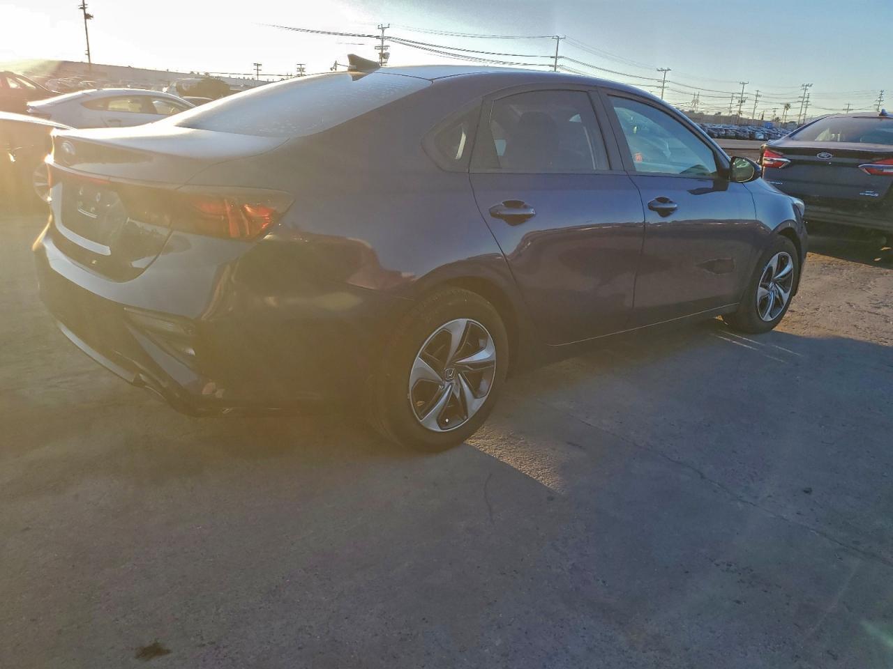 2021 Kia Forte Fe - Фото 3