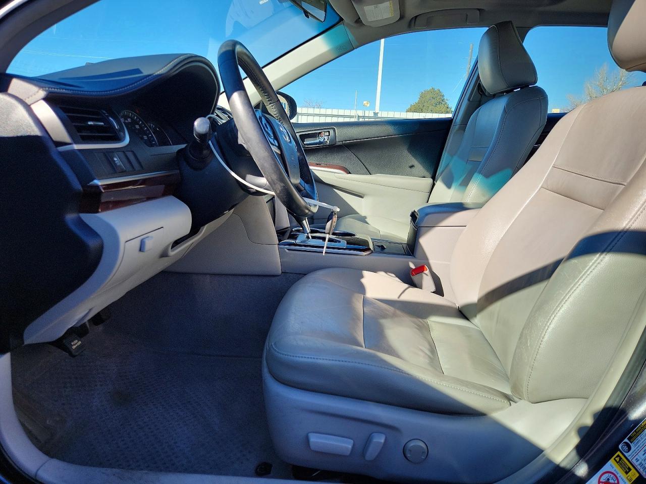 2014 Toyota Camry Xle - Image 7