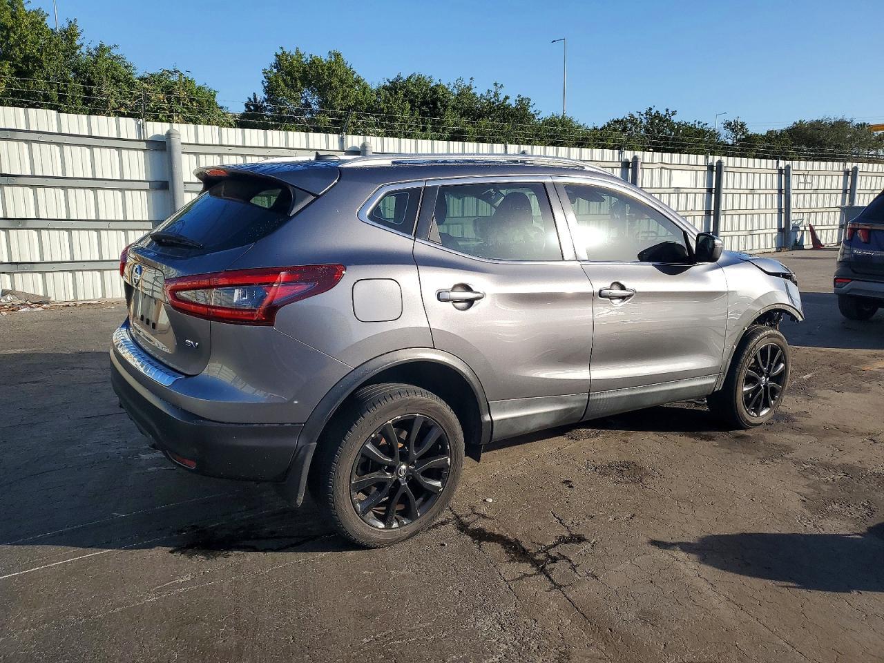 2020 Nissan Rogue Sport Sv - Image 3