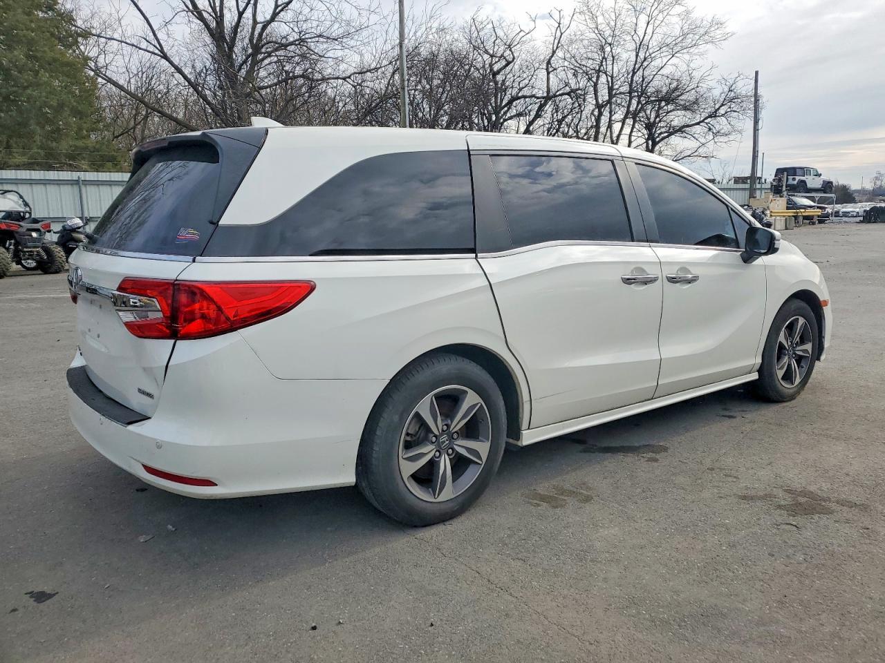 2019 Honda Odyssey Touring - Image 3
