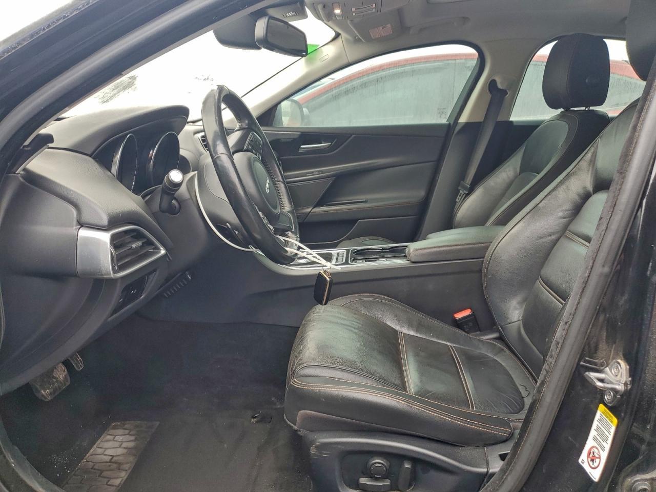 2017 Jaguar Xe Prestige - Image 7