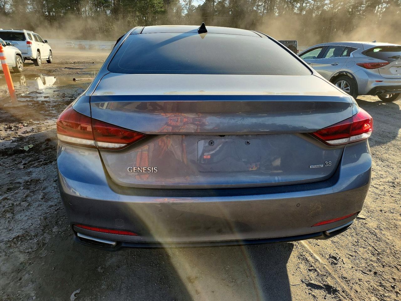 2015 Hyundai Genesis 3.8L - Фото 6
