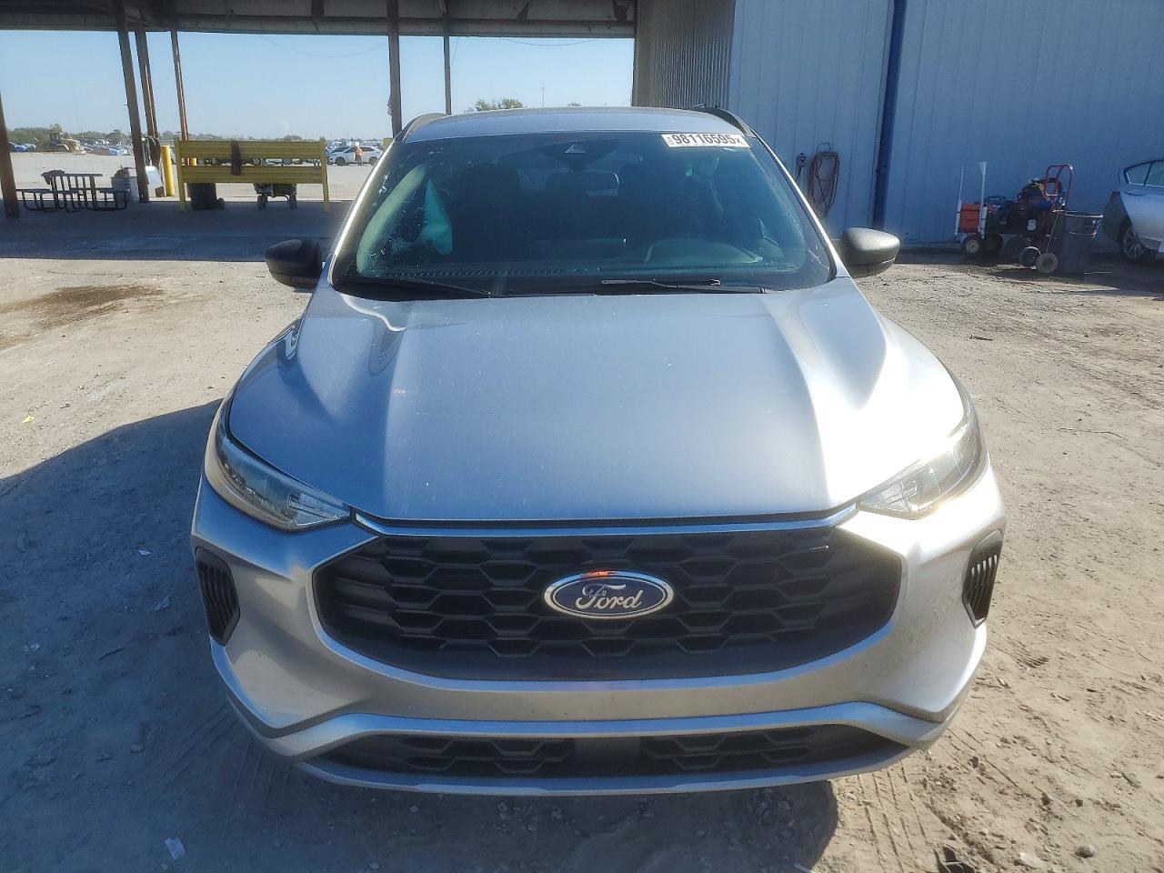 2023 Ford Escape St Line - Image 5