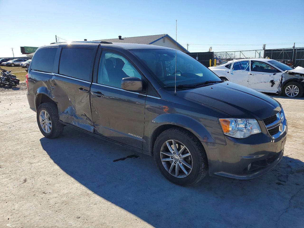 2019 Dodge Grand Caravan Sxt - Image 4