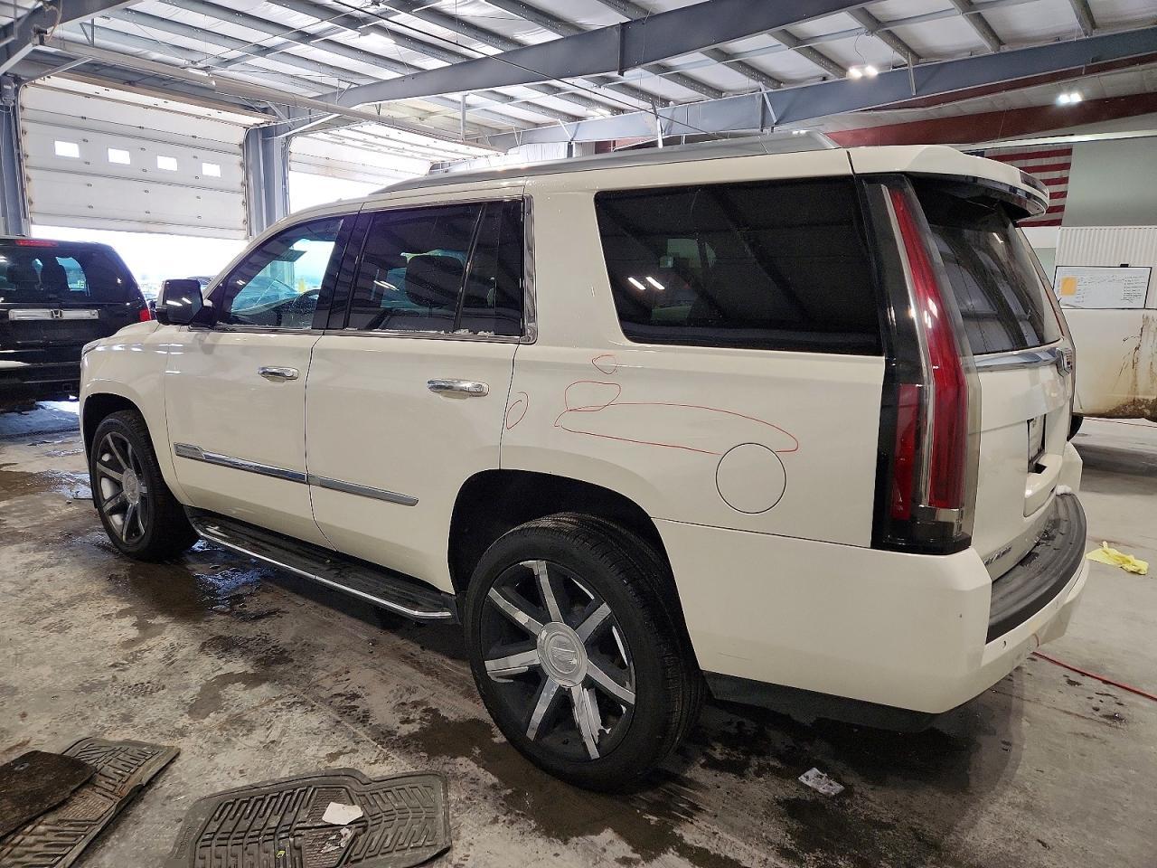 2015 Cadillac Escalade Luxury - Image 2