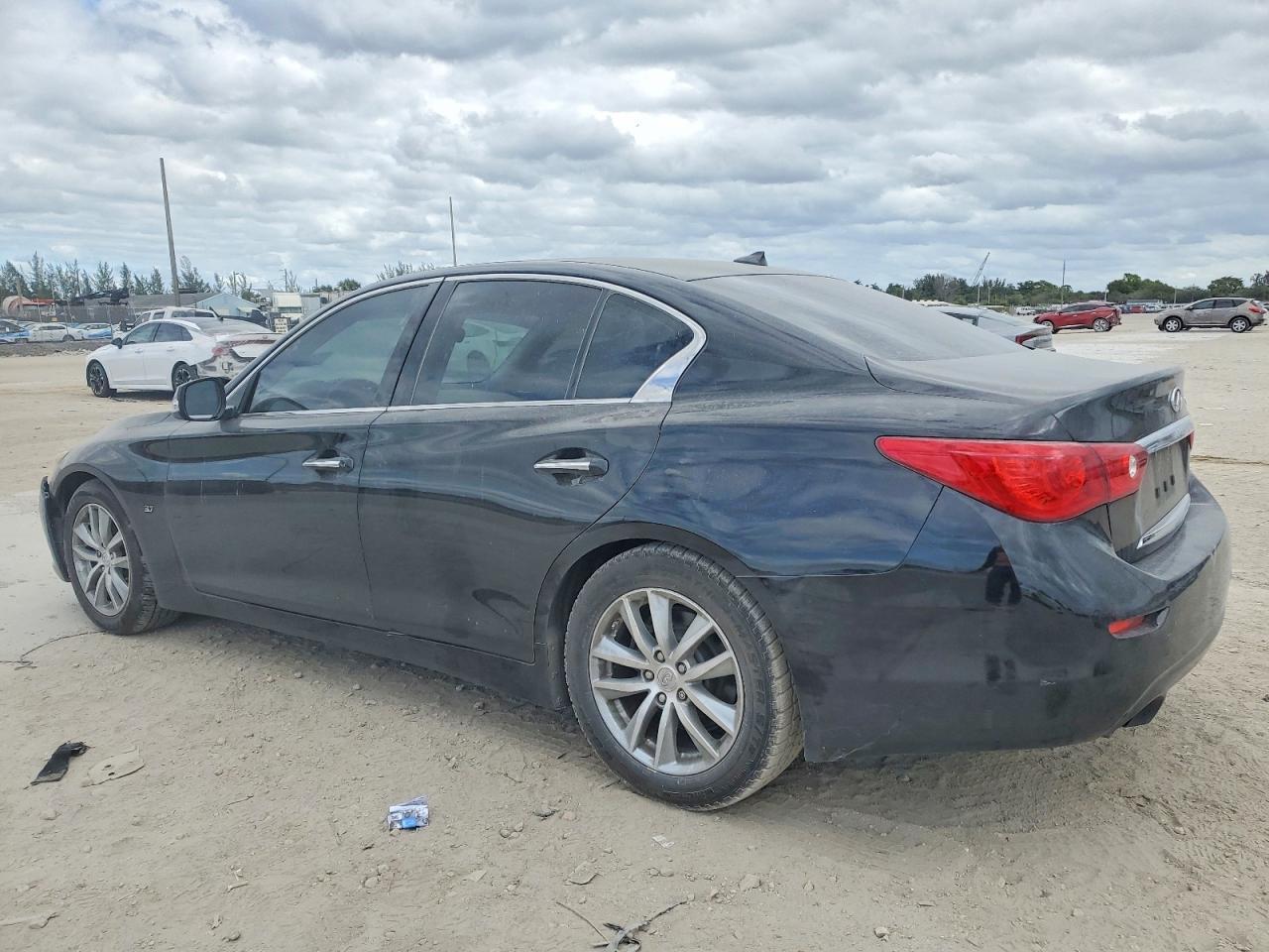 2015 Infiniti Q50 Base - Фото 2