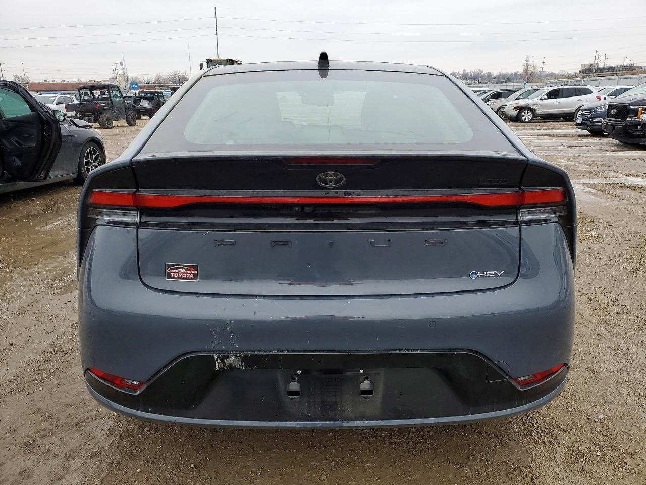 2025 Toyota Prius Le - Фото 6