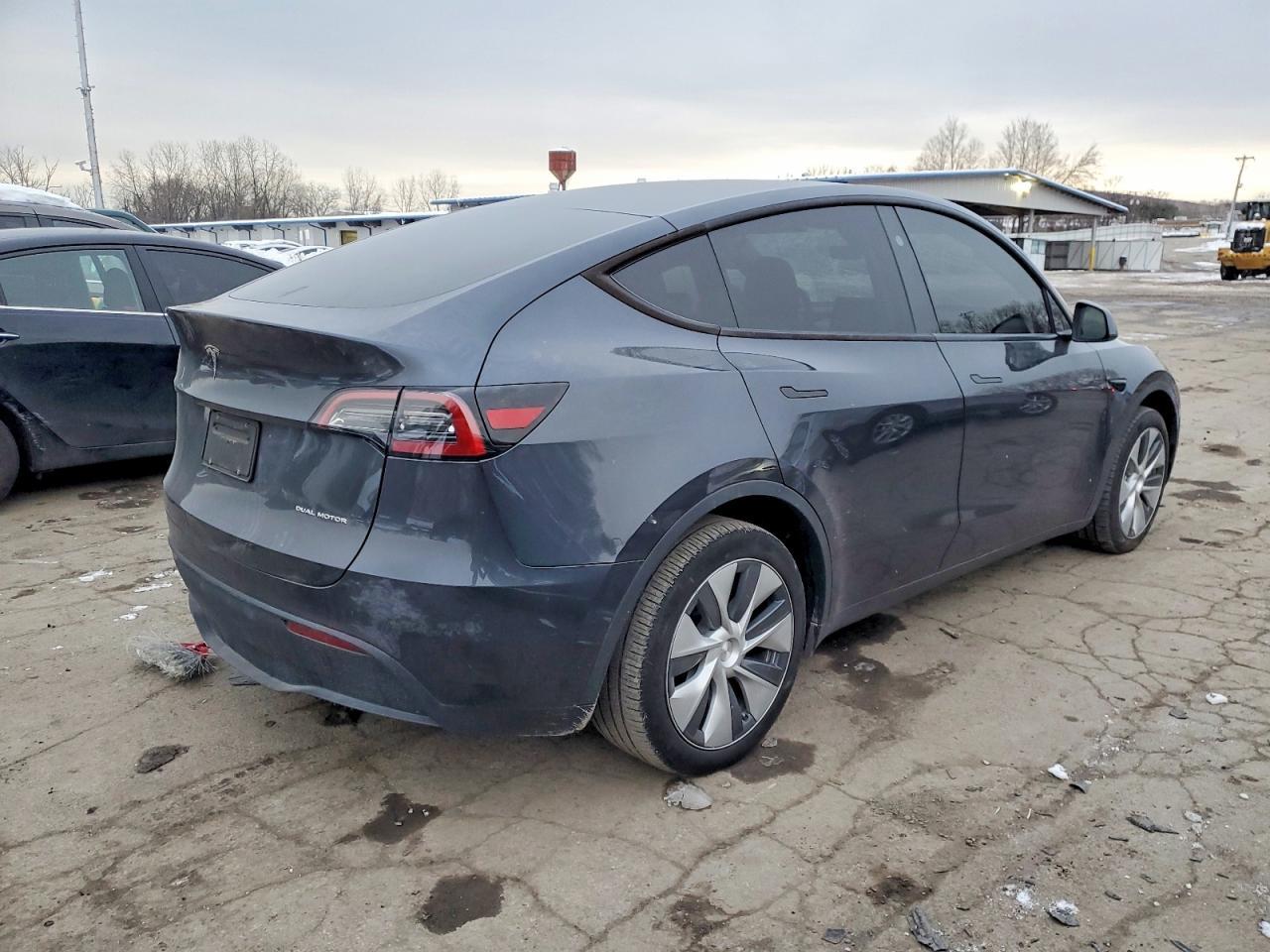 2024 Tesla Model Y - Фото 3