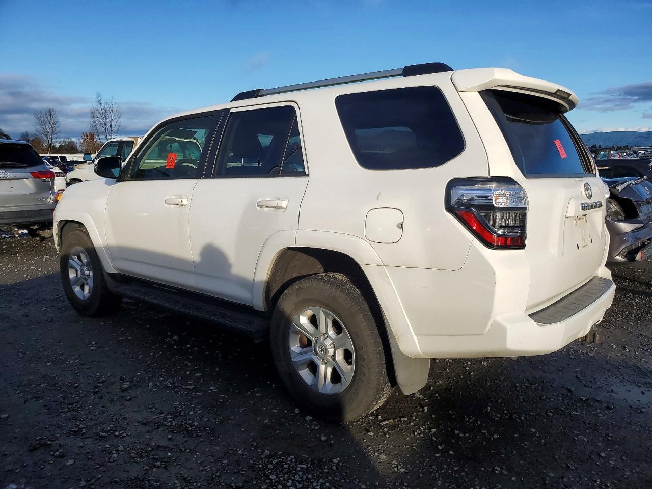 2020 Toyota 4Runner Sr5/Sr5 Premium - Image 2