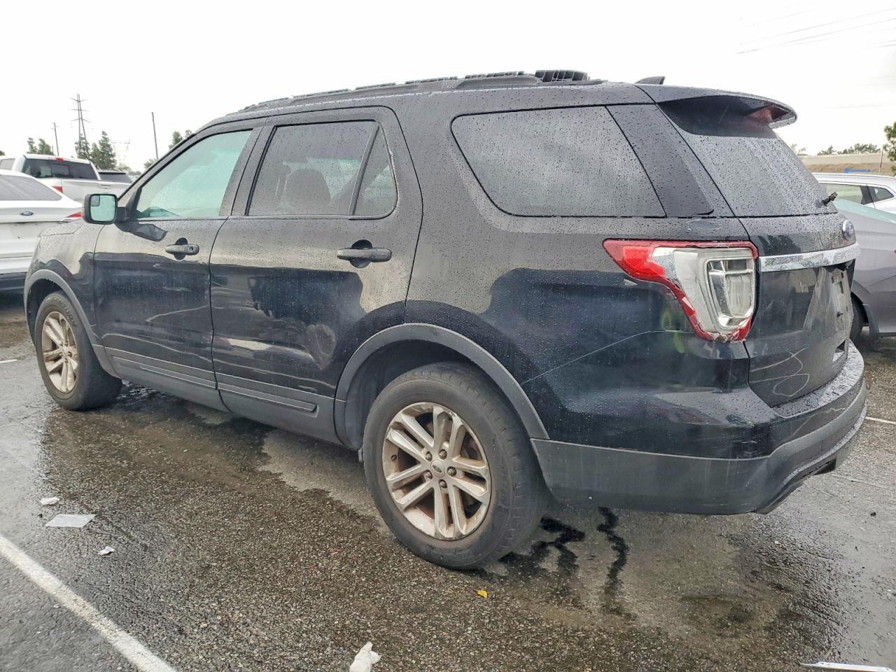 2016 Ford Explorer - Image 2