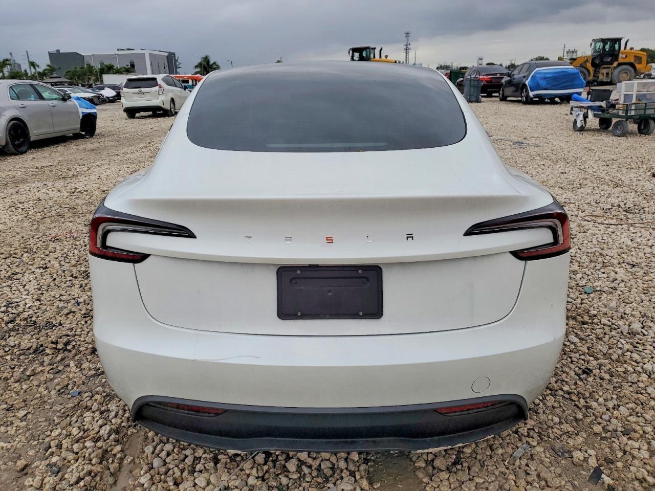 2024 Tesla Model 3 - Image 6