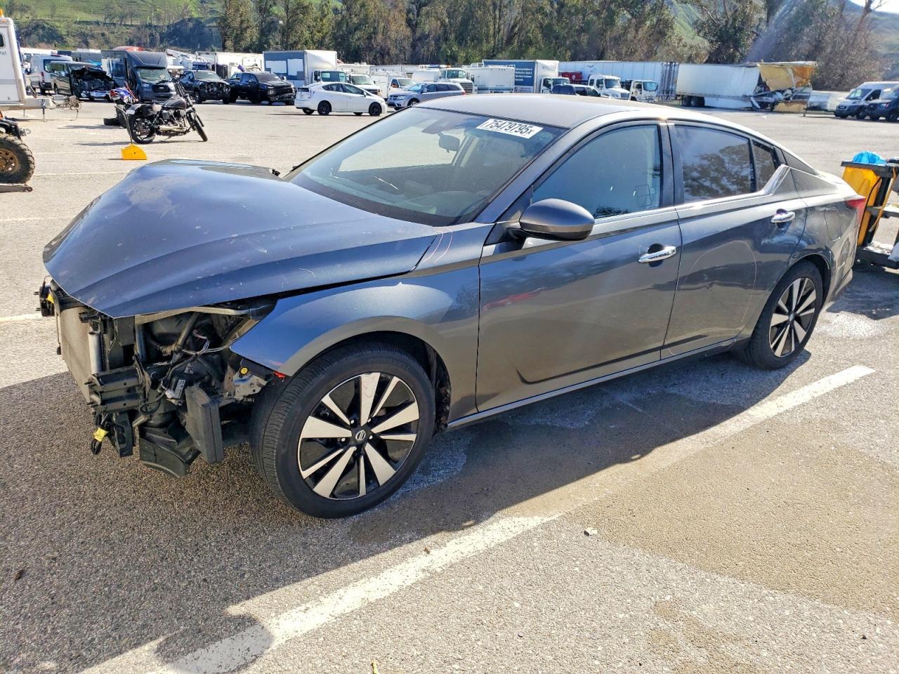 2022 Nissan Altima Sv