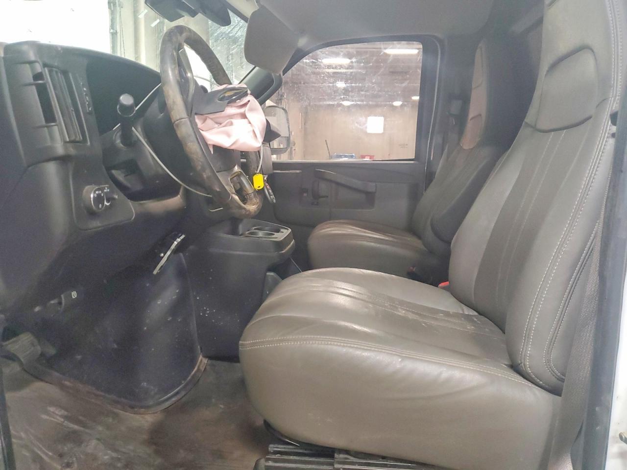 2019 Chevrolet Express Utility / Service Van - Image 7