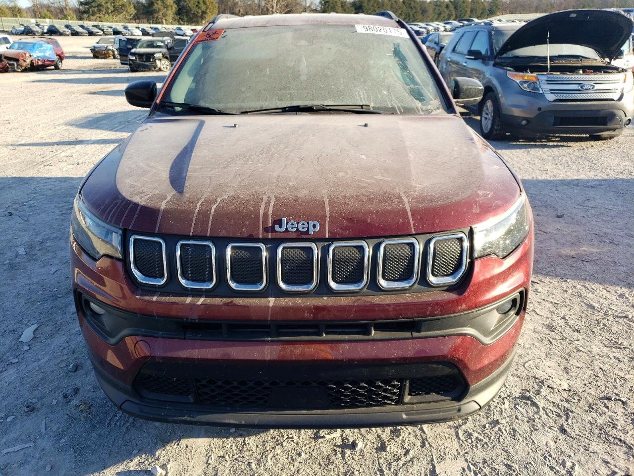 2022 Jeep Compass Latitude Lux - Image 5