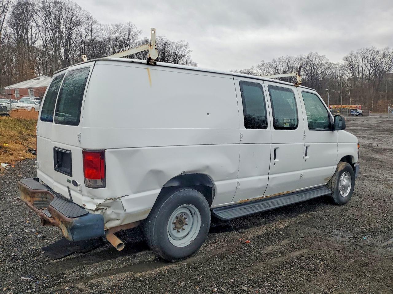 2014 Ford Econoline E250 Van - Фото 3