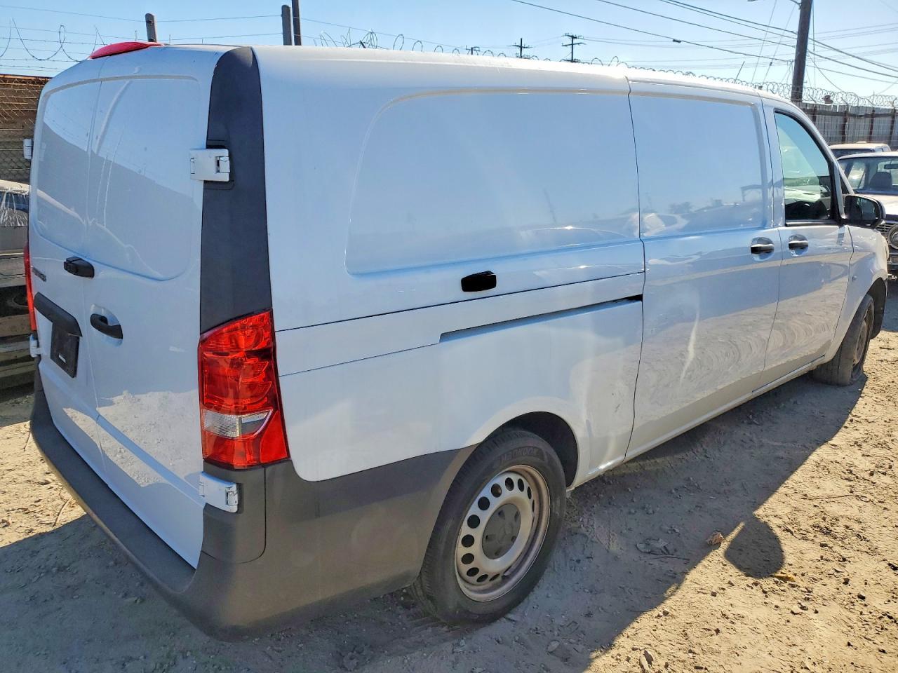 2019 Mercedes Benz Metris Delivery Van - Фото 3