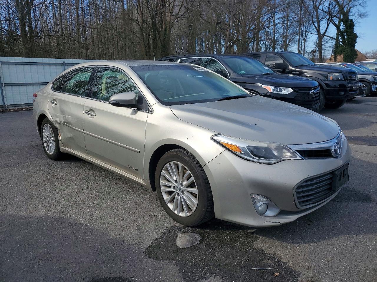 2014 Toyota Avalon Hybrid - Image 4