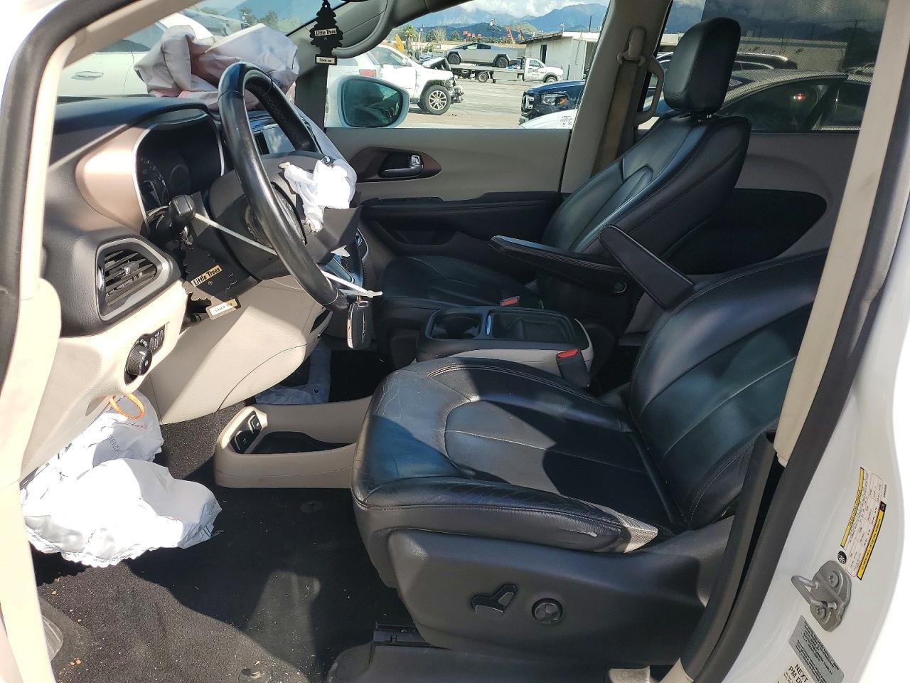 2017 Chrysler Pacifica Touring L - Фото 7