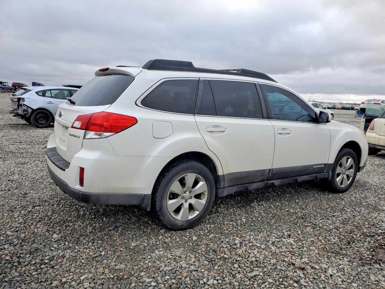 2011 Subaru Outback 2.5I Premium - Image 3