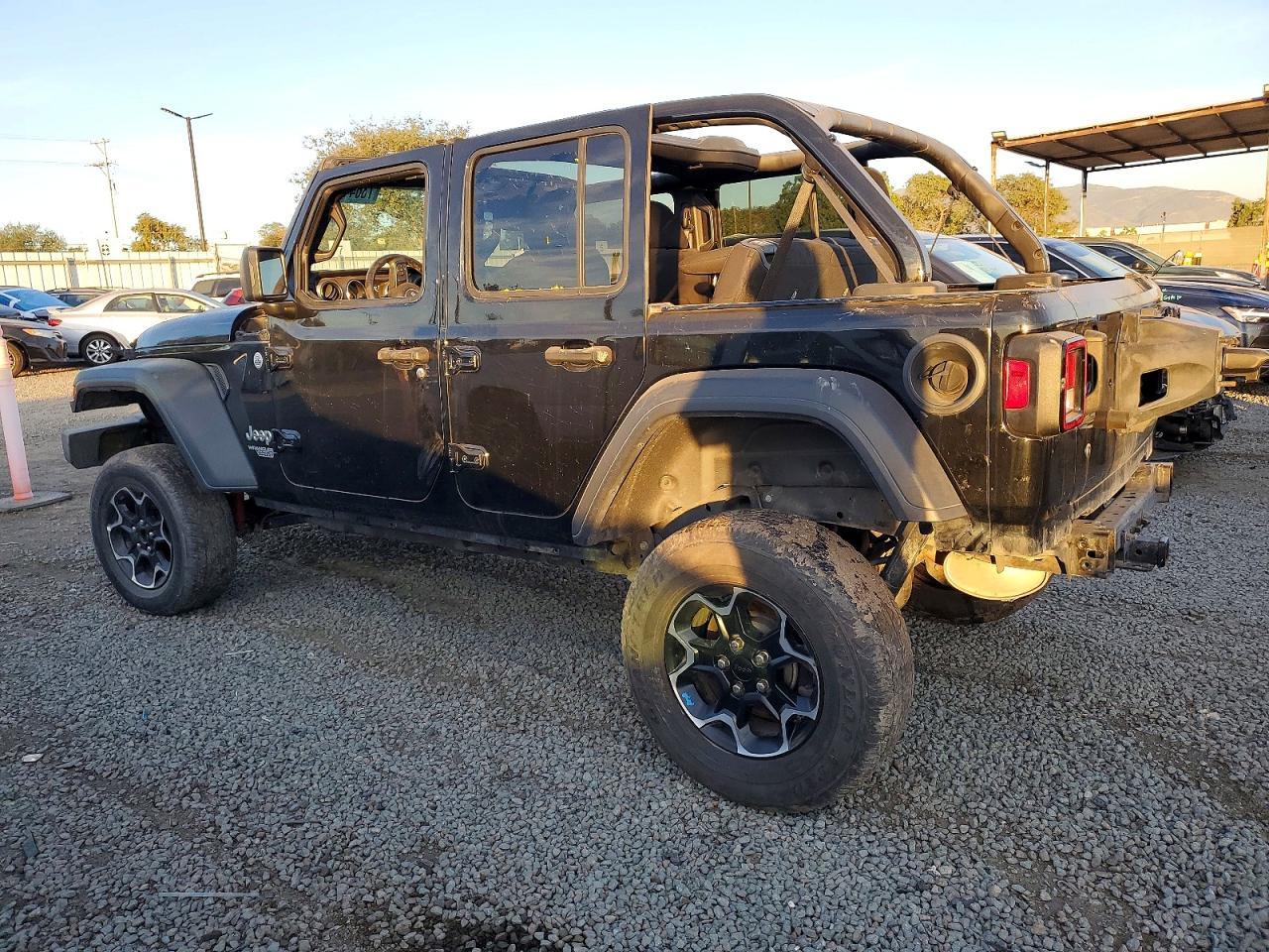 2020 Jeep Wrangler Unlimited Sport - Фото 2