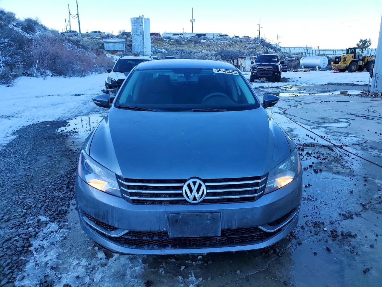 2012 Volkswagen Passat S - Фото 5