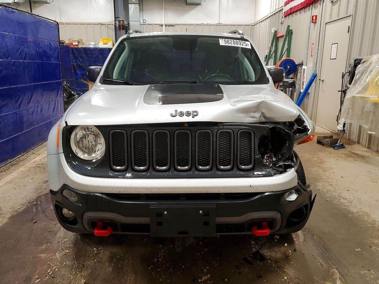 2018 Jeep Renegade Trailhawk - Image 5